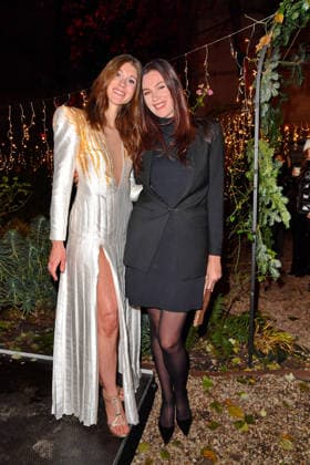 Janina Lin Otto und Gloria Sophie Burkandt beim Magical Christmas Ball von LeGer by Lena Gercke im Clärchens Ballhaus in Berlin 26.11.2025