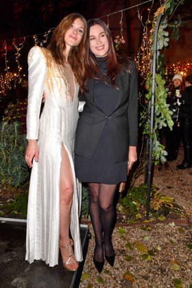 Janina Lin Otto und Gloria Sophie Burkandt beim Magical Christmas Ball von LeGer by Lena Gercke im Clärchens Ballhaus in Berlin 26.11.2025