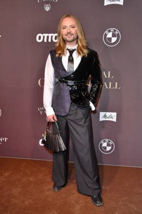 Jack Strify beim Magical Christmas Ball von LeGer by Lena Gercke im Clärchens Ballhaus in Berlin 26.11.2025