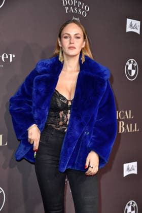 Elena Carriere beim Magical Christmas Ball von LeGer by Lena Gercke im Clärchens Ballhaus in Berlin 26.11.2025