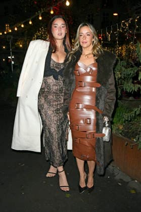 Vivien Blotzki und Marina Hoermanseder beim Magical Christmas Ball von LeGer by Lena Gercke im Clärchens Ballhaus. Berlin, 26.11.2025