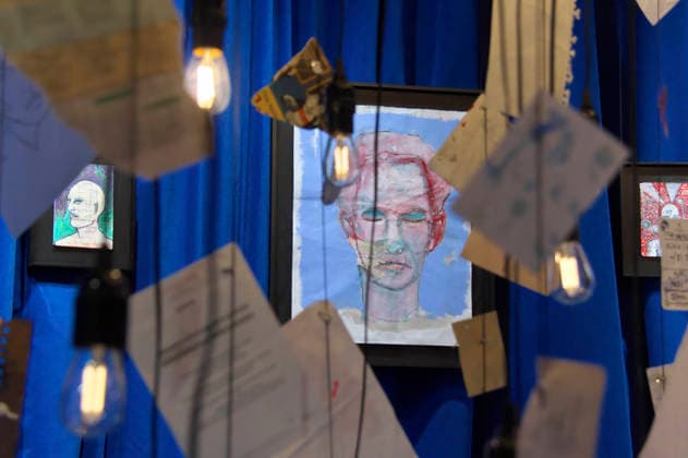 Kunstwerke von Johnny Depp in der Ausstellung A Bunch of Stuff -Tokyo im NEWoMan Takanawa. Tokio, 27.11.2025