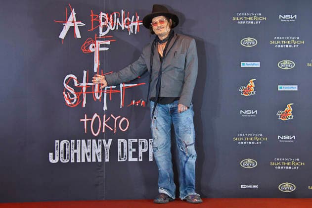 Johnny Depp bei einer Pressekonferenz zu seiner Ausstellung A Bunch of Stuff -Tokyo im NEWoMan Takanawa. Tokio, 27.11.2025 *** Johnny Depp at a press conference for his exhibition A Bunch of Stuff Tokyo at NEWoMan Takanawa Tokyo, 27 11 2025 Foto:xK.xNarax xFuturexImagex depp_5114