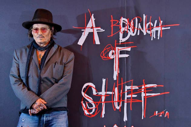 Johnny Depp bei einer Pressekonferenz zu seiner Ausstellung A Bunch of Stuff -Tokyo im NEWoMan Takanawa. Tokio, 27.11.2025