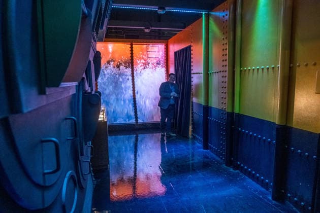 Die Ausstellung Titanic Eine immersive Reise öffnet am 28. November in Leipzig ihre Türen. Gezeigt werden Originalartefakte der RMS Titanic und ihres Schwesternschiffs Olympic sowie aufwendig inszenierte Filmrequisiten aus James Camerons Titanic. Zu den Highlights zählt ein seltener Deckstuhl vom Promenadendeck des 1912 verunglückten Ozeandampfers. Titanic Ausstellung Leipzig