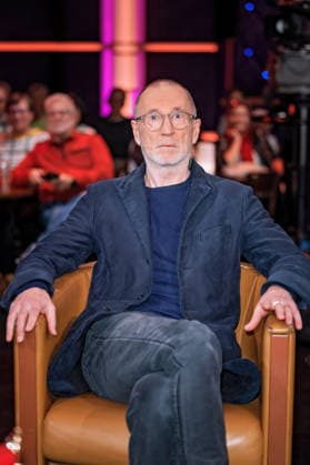 MDR - Riverboat. Schauspieler Peter Lohmeyer anläßlich der Aufzeichnung der MDR - Talkshow Riverboat am 27.11.2025 in der Mediacity Leipzig. 20251127SFL0015