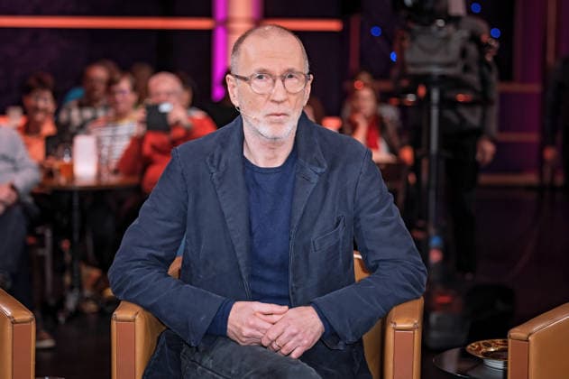 MDR - Riverboat. Schauspieler Peter Lohmeyer anläßlich der Aufzeichnung der MDR - Talkshow Riverboat am 27.11.2025 in der Mediacity Leipzig. 20251127SFL0018