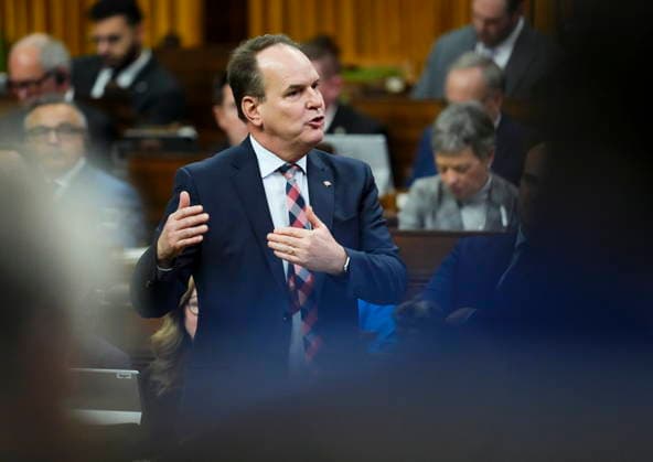 November 27, 2025, Ottawa, On, Canada: Steven MacKinnon, Minister of Transport and Leader of the Government in the House of Commons, responds to a question during question period in the House of Commons on Parliament Hill in Ottawa on Thursday, Nov. 27, 2025. Ottawa Canada  - ZUMAc35_ 20251127_zaf_c35_081 Copyright: xSeanxKilpatrickx