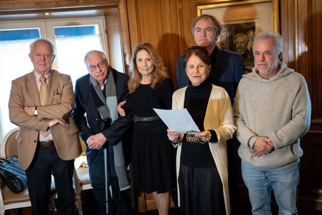 30 Million Friends Literary Prize 2025 at Drouant - Paris AJ Frederic Vitoux, Didier Decoin, Reha Hutin, Didier van Cauwelaert, Irene Frain and Frederic Lenoir during the presentation of the 30 Million Friends (30 millions d amis) Literary Prize 2025 at the Drouant restaurant in Paris, France, on November 26, 2025. Photo by Alexis Jumeau ABACAPRESS.COM Paris France  Copyright: xJumeauxAlexis ABACAx