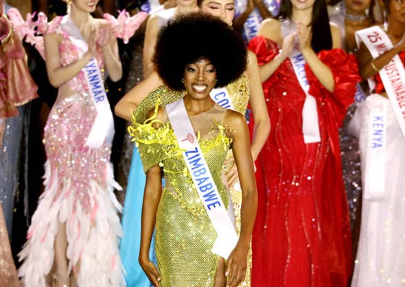 November 27, 2025, Tokyo, Japan - Miss Zimbabue Yollanda Chimharami is selected for the first runner-up of the Miss International 2025 beauty pageant in Tokyo on Thursday, November 27, 2025. Chimharami won the 1st runner-up of the pageant and Miss Colombian Catalina Duque was crowned the Miss International 2025. (photo by Yoshio Tsunoda AFLO)  aflo_311757388