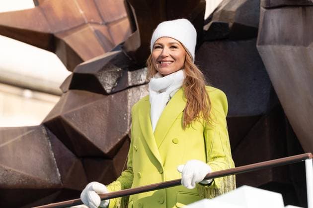 November 27, 2025, Bronx, New York, USA: Jewel rides on float during 99th annual 2025 Macy s Thanksgiving Day Parade in Midtown Manhattan on Central Park West in New York, NY on November 27, 2025 Bronx USA - ZUMAr339 20251127_znp_r339_121 Copyright: xLevxRadinx