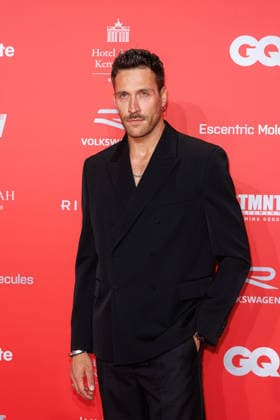 Award - 27. GQ Men of the Year Award 2025 - Benjamin Kühnemund beim 27. GQ Men of the Year Award im Metropol am 27.11.2025 inBerlin Copyright: xEventpressxKochanx