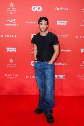 Award - 27. GQ Men of the Year Award 2025 - Aaron Altaras beim 27. GQ Men of the Year Award im Metropol am 27.11.2025 inBerlin Copyright: xEventpressxKochanx