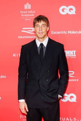 Award - 27. GQ Men of the Year Award 2025 - Tobias Frericks beim 27. GQ Men of the Year Award im Metropol am 27.11.2025 inBerlin Copyright: xEventpressxKochanx