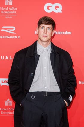 Award - 27. GQ Men of the Year Award 2025 - Jeremy Shaw beim 27. GQ Men of the Year Award im Metropol am 27.11.2025 inBerlin Copyright: xEventpressxKochanx