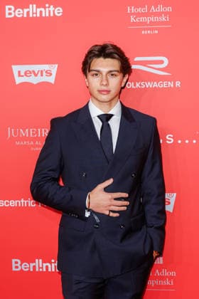 Award - 27. GQ Men of the Year Award 2025 - Noah Miguel Oechsle Rodriguez beim 27. GQ Men of the Year Award im Metropol am 27.11.2025 inBerlin Copyright: xEventpressxKochanx