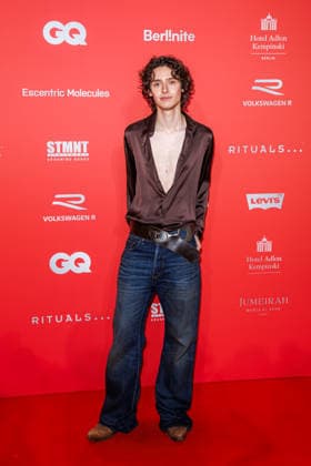 Award - 27. GQ Men of the Year Award 2025 - Eren Güvercin beim 27. GQ Men of the Year Award im Metropol am 27.11.2025 inBerlin Copyright: xEventpressxKochanx