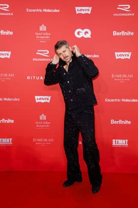 Award - 27. GQ Men of the Year Award 2025 - Thore Schölermann beim 27. GQ Men of the Year Award im Metropol am 27.11.2025 inBerlin Copyright: xEventpressxKochanx