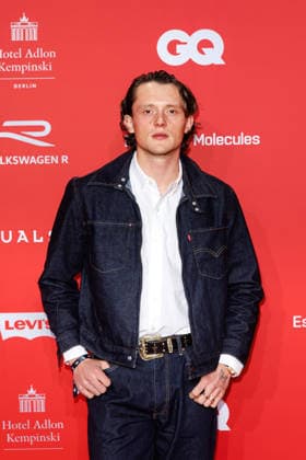 Award - 27. GQ Men of the Year Award 2025 - Fabian Reese beim 27. GQ Men of the Year Award im Metropol am 27.11.2025 inBerlin Copyright: xEventpressxKochanx