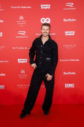 Award - 27. GQ Men of the Year Award 2025 - Thore Schölermann beim 27. GQ Men of the Year Award im Metropol am 27.11.2025 inBerlin Copyright: xEventpressxKochanx