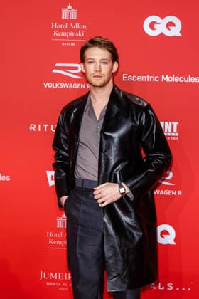 Award - 27. GQ Men of the Year Award 2025 - Joe Alwyn beim 27. GQ Men of the Year Award im Metropol am 27.11.2025 inBerlin Copyright: xEventpressxKochanx