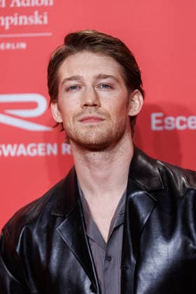 Award - 27. GQ Men of the Year Award 2025 - Joe Alwyn beim 27. GQ Men of the Year Award im Metropol am 27.11.2025 inBerlin Copyright: xEventpressxKochanx