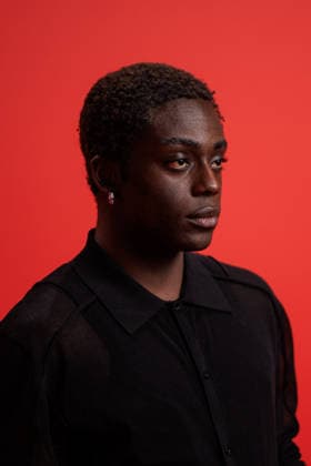 Award - 27. GQ Men of the Year Award 2025 - Benny Opoku Arthur beim 27. GQ Men of the Year Award im Metropol am 27.11.2025 inBerlin Copyright: xEventpressxKochanx
