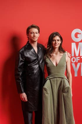 Award - 27. GQ Men of the Year Award 2025 - Joe Alwyn und Alison Oliver beim 27. GQ Men of the Year Award im Metropol am 27.11.2025 inBerlin Copyright: xEventpressxKochanx