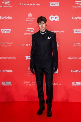 Award - 27. GQ Men of the Year Award 2025 - Moritz Hau beim 27. GQ Men of the Year Award im Metropol am 27.11.2025 inBerlin Copyright: xEventpressxKochanx