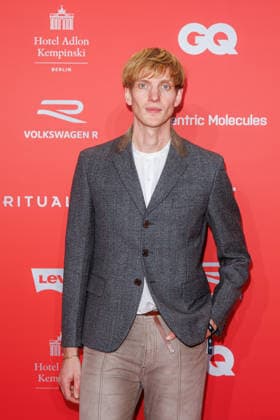 Award - 27. GQ Men of the Year Award 2025 - Paul Boche beim 27. GQ Men of the Year Award im Metropol am 27.11.2025 inBerlin Copyright: xEventpressxKochanx