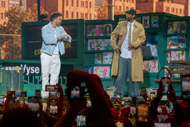 Singer Romeo Santos (R) and Prince Roy perform at a listening party concert prior to the release of their new album at Madison Square Garden in New York, United States, 26 November 2025. Romeo Santos and Prince Roy perform in New York !ACHTUNG: NUR REDAKTIONELLE NUTZUNG!  Copyright: xAngelxColmenaresx AME3338 20251128-55018669970_1