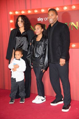 Tinsel Town World Premiere at Vue, Leicester Square, London, UK Ray Fearon and family attends The Tinsel Town World Premiere at Vue, Leicester Square in London, England, UK on Thursday 27 November, 2025., Credit:Justin Ng Avalon UK, England, London, Vue, Leicester Square Copyright: xJustinxNgx xAvalonx 1055044210