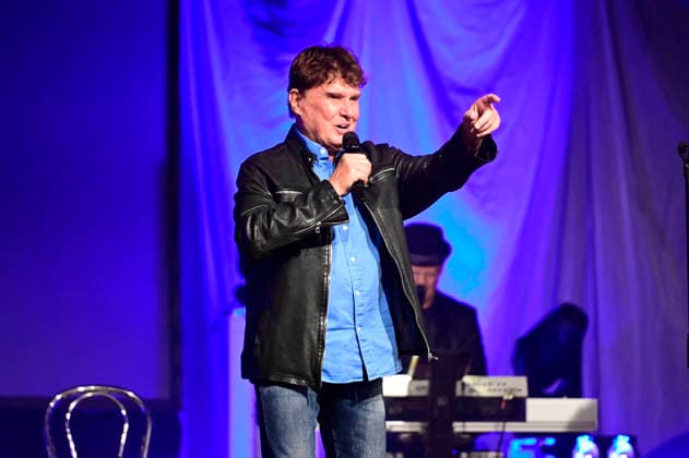 Frank Schöbel live bei einem Konzert seiner Frank Schöbel zur Weihnachtszeit -Tour in der Messe-und Veranstaltungshalle. Löbau, 27.11.2025