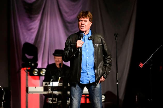 Frank Schöbel live bei einem Konzert seiner Frank Schöbel zur Weihnachtszeit -Tour in der Messe-und Veranstaltungshalle. Löbau, 27.11.2025