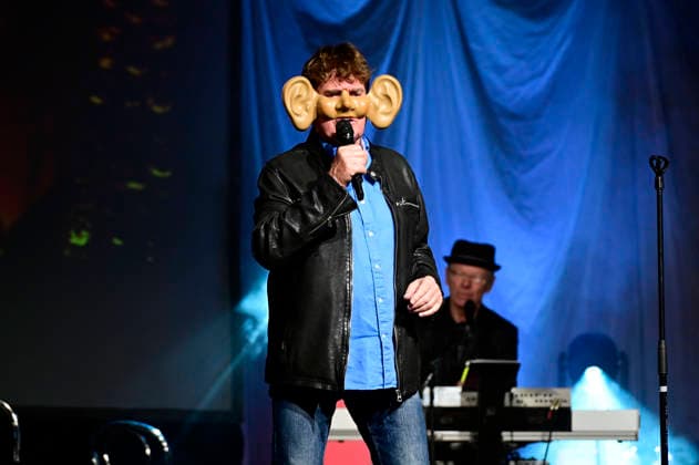 Frank Schöbel live bei einem Konzert seiner Frank Schöbel zur Weihnachtszeit -Tour in der Messe-und Veranstaltungshalle. Löbau, 27.11.2025