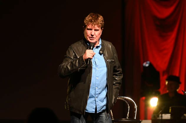 Frank Schöbel live bei einem Konzert seiner Frank Schöbel zur Weihnachtszeit -Tour in der Messe-und Veranstaltungshalle. Löbau, 27.11.2025