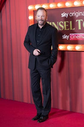 Tinsel Town film premiere Guests attend Tinsel Town film premiere in Leicester Square Featuring: Kiefer Sutherland Where: London, United Kingdom When: 27 Nov 2025 Credit: Phil Lewis WENN London United Kingdom Copyright: xPhilxLewis WENNx wenn40810534 PLAAx wenn40810534
