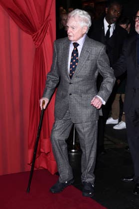 Derek Jacobi bei der Premiere des Sky-Films Tinsel Town Das Wunder von Stoneford im Vue Cinema West End. London, 27.11.2025