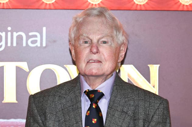 Derek Jacobi bei der Premiere des Sky-Films Tinsel Town Das Wunder von Stoneford im Vue Cinema West End. London, 27.11.2025
