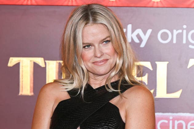 Alice Eve bei der Premiere des Sky-Films Tinsel Town Das Wunder von Stoneford im Vue Cinema West End. London, 27.11.2025
