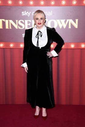 Rebel Wilson bei der Premiere des Sky-Films Tinsel Town Das Wunder von Stoneford im Vue Cinema West End. London, 27.11.2025