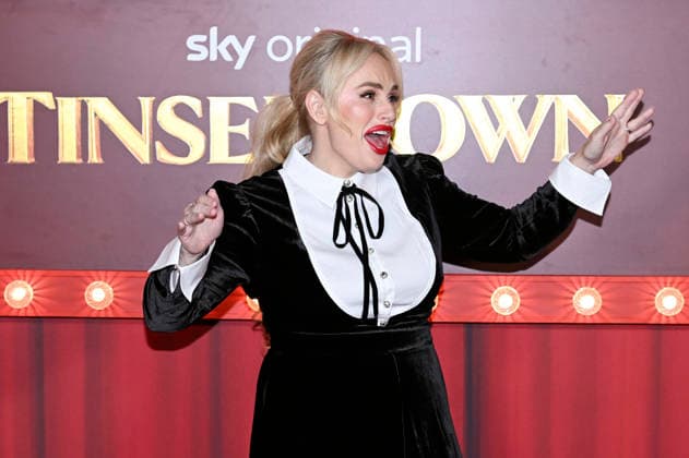 Rebel Wilson bei der Premiere des Sky-Films Tinsel Town Das Wunder von Stoneford im Vue Cinema West End. London, 27.11.2025