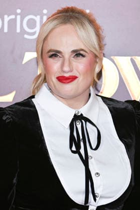Rebel Wilson bei der Premiere des Sky-Films Tinsel Town Das Wunder von Stoneford im Vue Cinema West End. London, 27.11.2025
