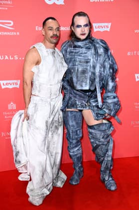 Joao Tinen und Casey Spooner bei der 27. Verleihung der GQ Men of the Year Awards 2025 im Metropol. Berlin, 27.11.2025