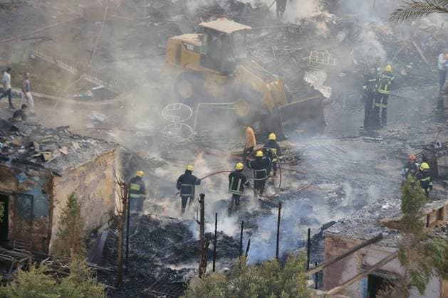 News Bilder des Tages Fire breaks out at the Egyptian Film Studio building GIZA, EGYPT - NOVEMBER 28: Smoke rises from the fire broke out in Egyptian Film Studio building in Maryoteya, located in the Harem district of Giza, Egypt on November 28, 2025. Firefighters arriving at the scene responded to the fire. Fareed Kotb Anadolu Giza Egypt. Editorial use only. Please get in touch for any other usage.  Copyright: x2025xAnadoluxFareedxKotbx