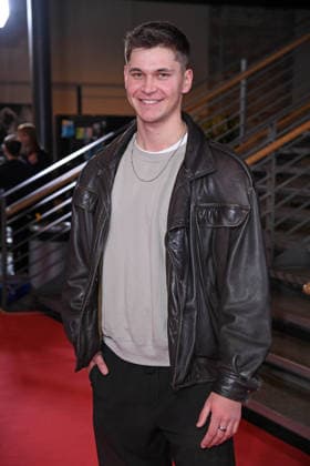 Julius Faehndrich bei der Festival-Eröffnung von AROUND THE WORLD IN 14 FILMS im Kino in der Kulturbrauerei in Berlin am 28.11.2025