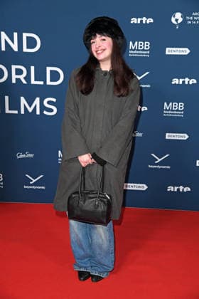 Nellie Thalbach bei der Festival-Eröffnung von AROUND THE WORLD IN 14 FILMS im Kino in der Kulturbrauerei in Berlin am 28.11.2025