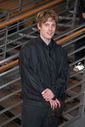 Louis Hofmann bei der Festival-Eröffnung von AROUND THE WORLD IN 14 FILMS im Kino in der Kulturbrauerei in Berlin am 28.11.2025