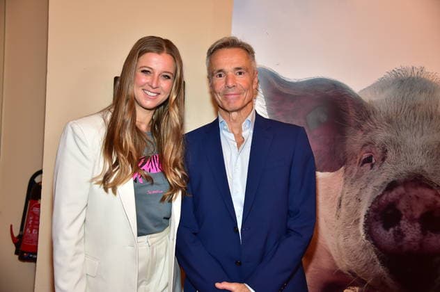 Deutscher Tierschutzpreis 2025 Nina Eichinger mit Hannes Jaenicke Deutscher Tierschutzpreis 2025 wird in Berlin verliehen Auszeichnung für Hannes Jaenicke und ehrenamtlich Aktive im Humboldt Carrre in Berlin am 28.11.2025