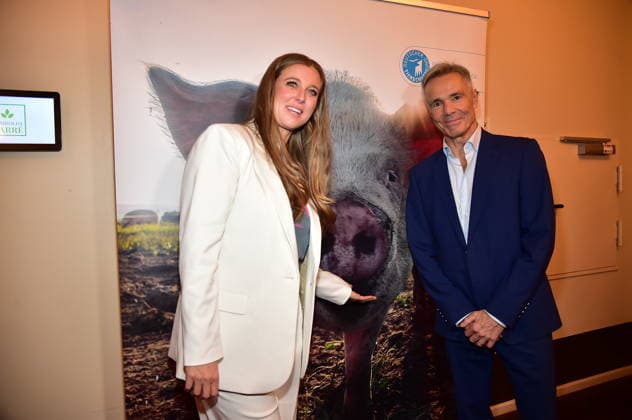 Deutscher Tierschutzpreis 2025 Nina Eichinger mit Hannes Jaenicke Deutscher Tierschutzpreis 2025 wird in Berlin verliehen Auszeichnung für Hannes Jaenicke und ehrenamtlich Aktive im Humboldt Carrre in Berlin am 28.11.2025